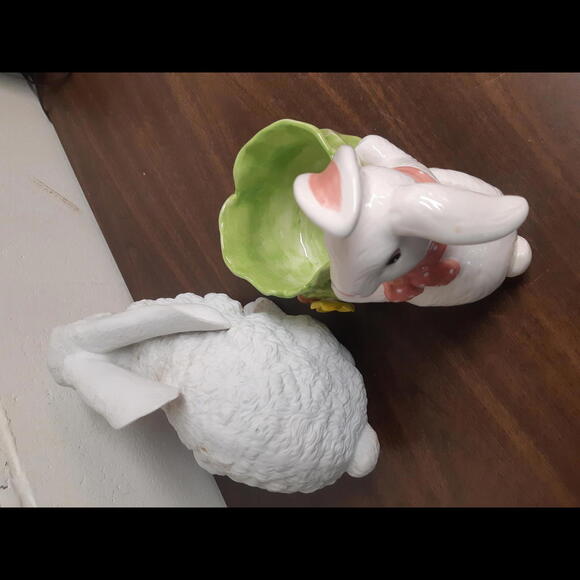 Adorable Ceramic Bunny Set with Planter - Picture 3 of 6